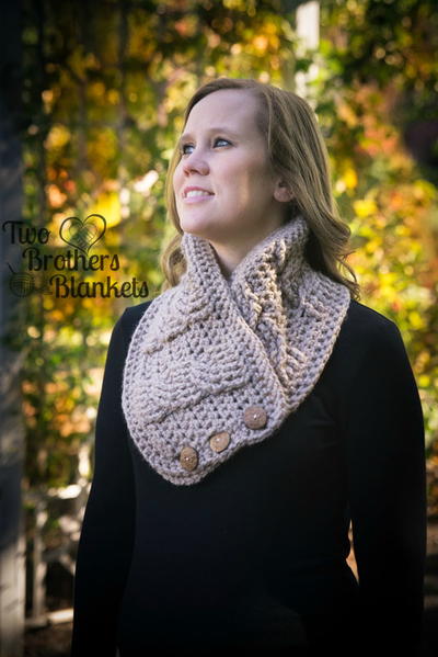 Alexis Cabled Cowl