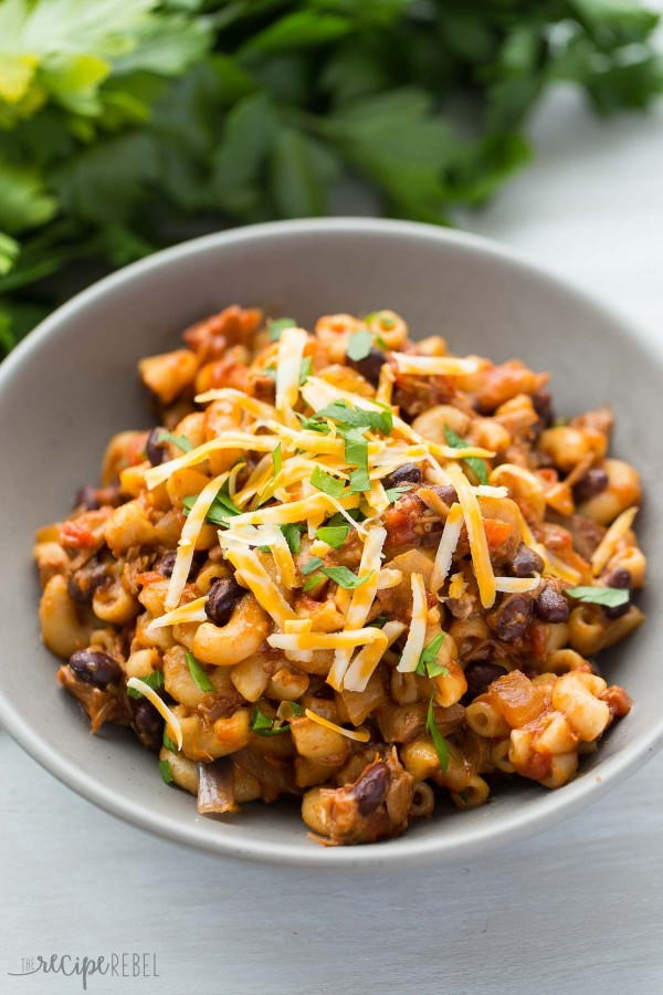 Slow Cooker BBQ Chicken Chili Mac