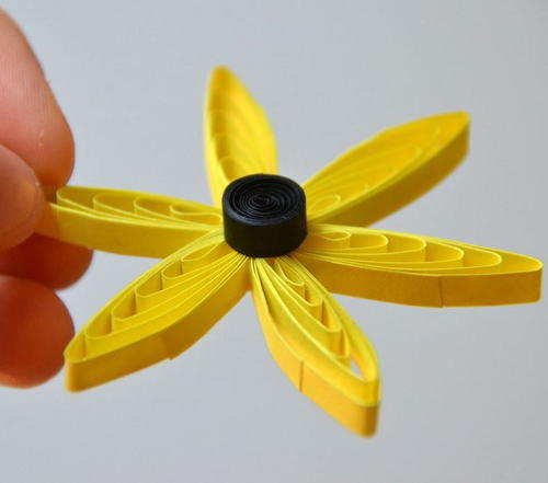 Yellow Dream Quilling Comb Flower
