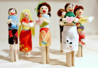 Cool Clothespin Doll DIY Valentines