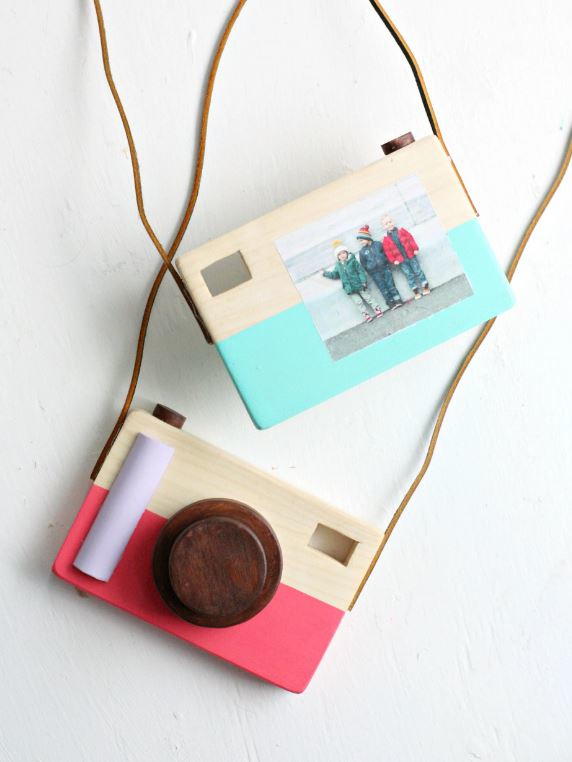 Super Cute DIY Toy Camera | DIYIdeaCenter.com