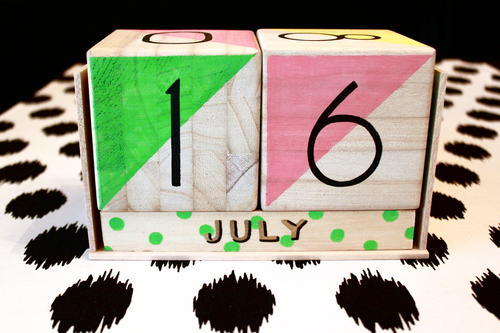 Colorful Wooden Calendar Blocks 