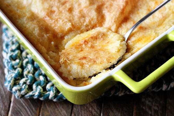 Baked Garlic Cheese Grits