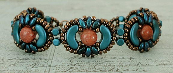 Lindas Tweaked Jolie Beaded Bracelet