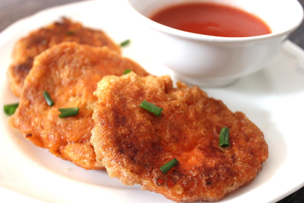 Paleo Buffalo Chicken Cakes | FaveGlutenFreeRecipes.com