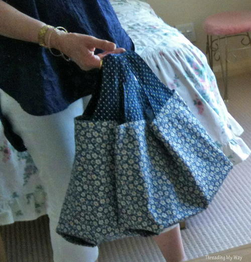 How to Add a Sturdy Base to a Grocery Bag