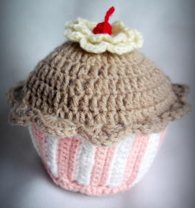 So Sweet Cupcake Pincushion | AllFreeCrochet.com