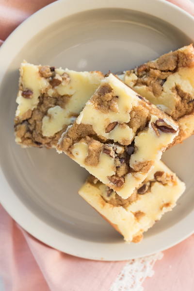 Cookie Crusted Cheesecake Bars