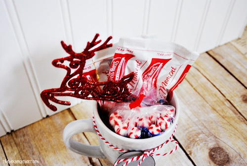 36 Really Easy Christmas Crafts for Adults  AllFreeChristmasCrafts.com