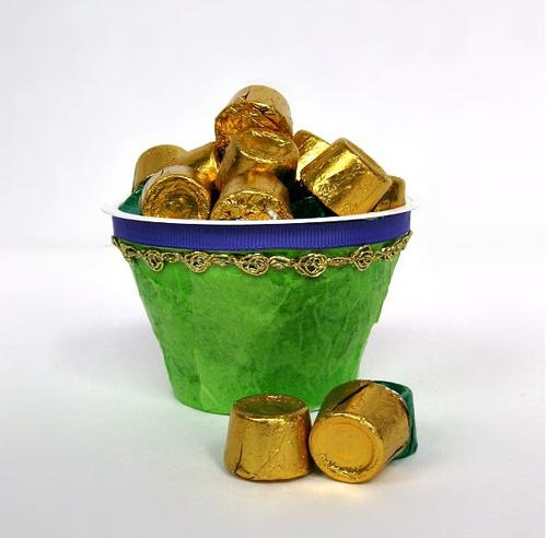 Easy Upcycled Mardi Gras Treat Cups