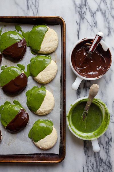 Black and Matcha Cookies