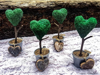 Faux Topiary Heart Place Card Holders