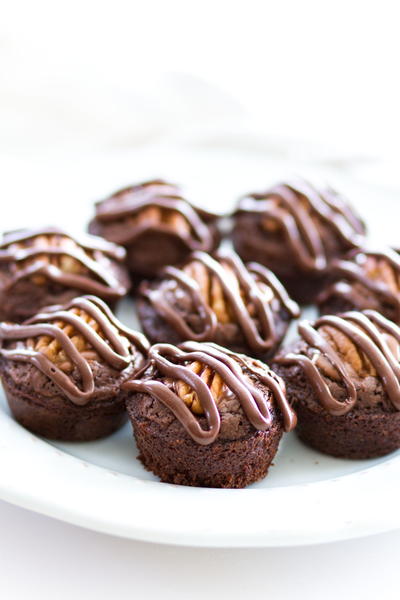 Chocolate Turtle Brownie Bites