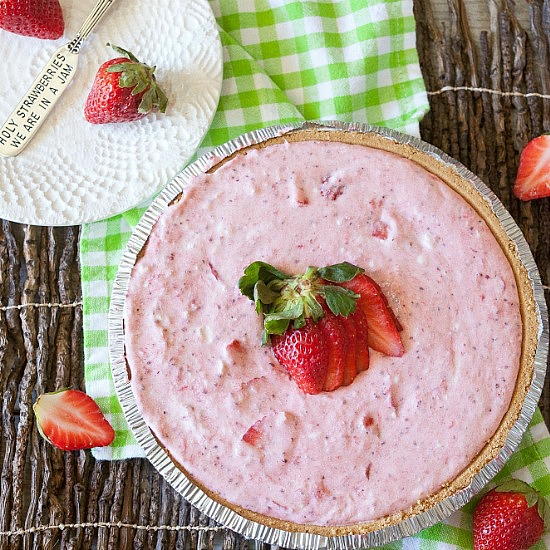 Strawberry Cheesecake Icebox Pie