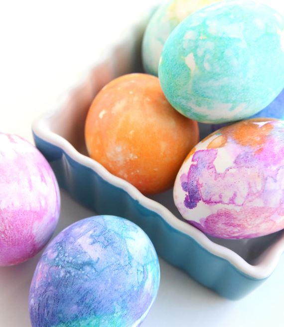 Tissue Paper DIY Easter Eggs | DIYIdeaCenter.com