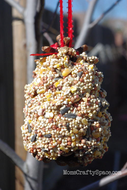 Early Spring Pine Cone Bird Feeder AllFreeHolidayCrafts Com   Early Spring Pine Cone Bird Feeder Large500 ID 2135830 