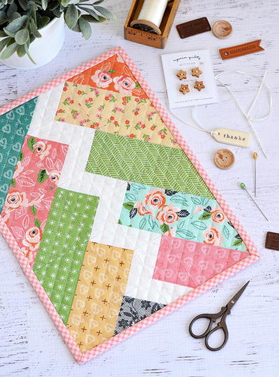 Little Bolt Mini Quilt Pattern