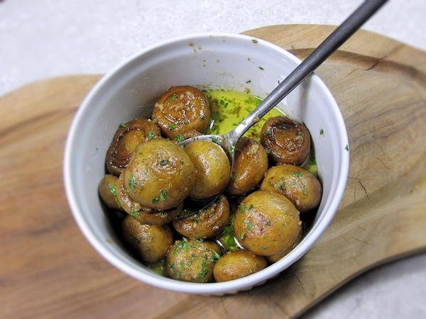 Simple Garlic Mushrooms