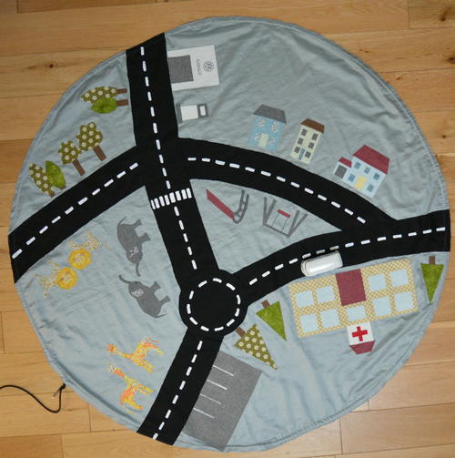 Drawstring Car Play Mat | AllFreeSewing.com