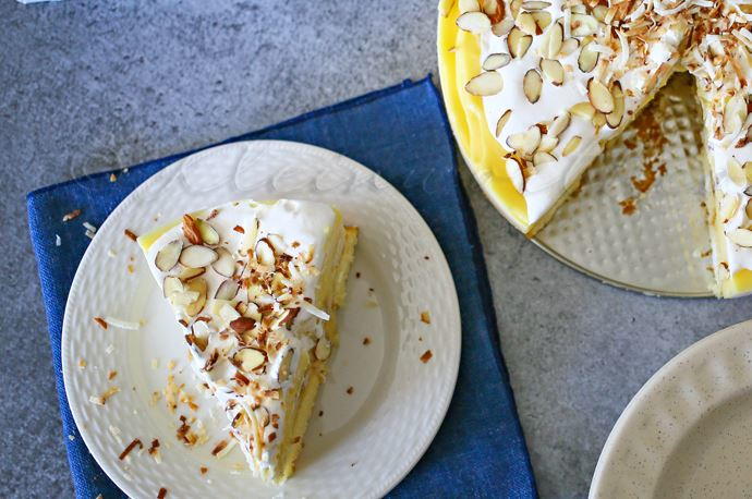 Twinkie Banana Cream Pie Recipe | TheBestDessertRecipes.com