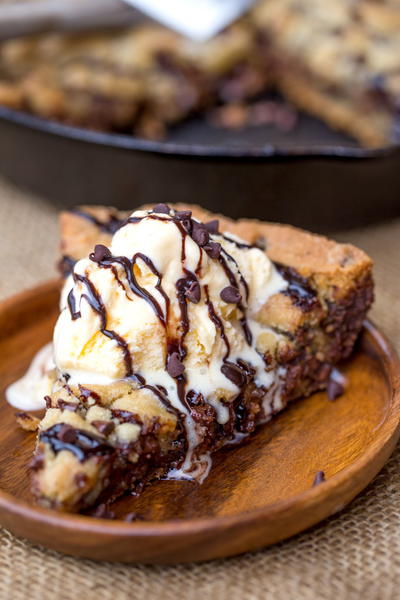 Chocolate Caramel Pizookie