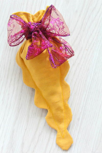 Easter Carrot Treat Pouch