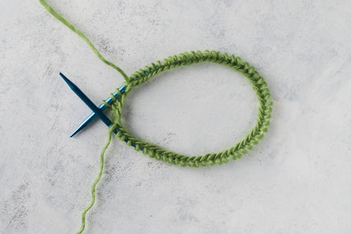 How to Knit with Circular Knitting Needles