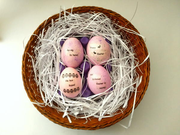 DIY Dyed and Labelled Easter Eggs