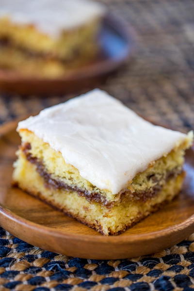 Honey Bun Cake