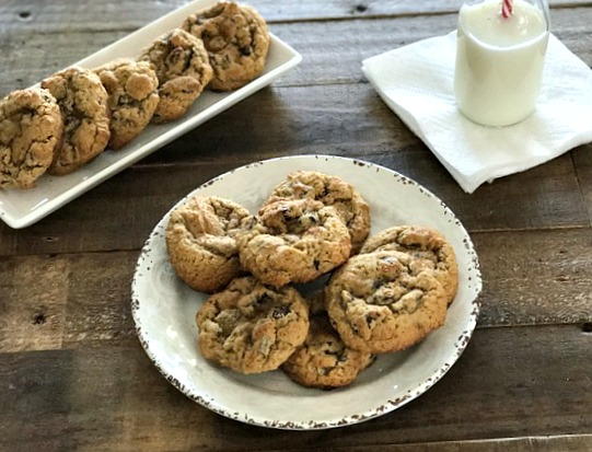 Copycat Famous Levain Bakerys Chocolate Chip Cookies