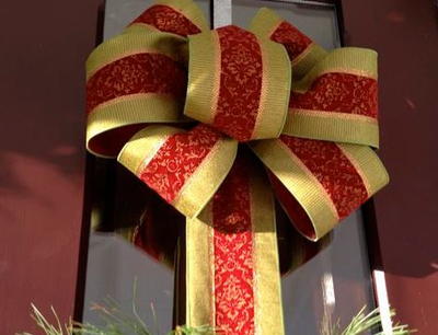 How to Tie the Perfect Holiday Bows