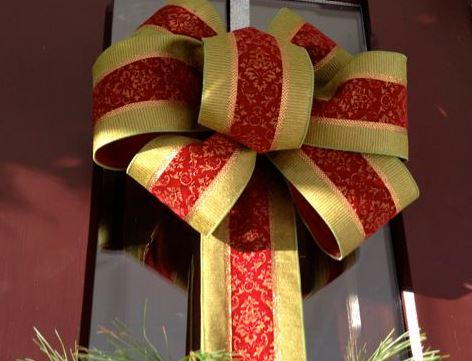 How to Tie the Perfect Holiday Bows | AllFreeChristmasCrafts.com