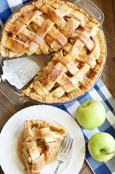 Old-Fashioned Brown Sugar Apple Pie