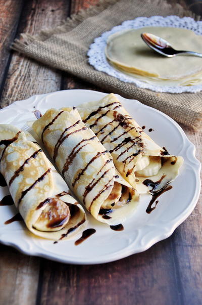 Simple Crepes with Peanut Butter and Banana