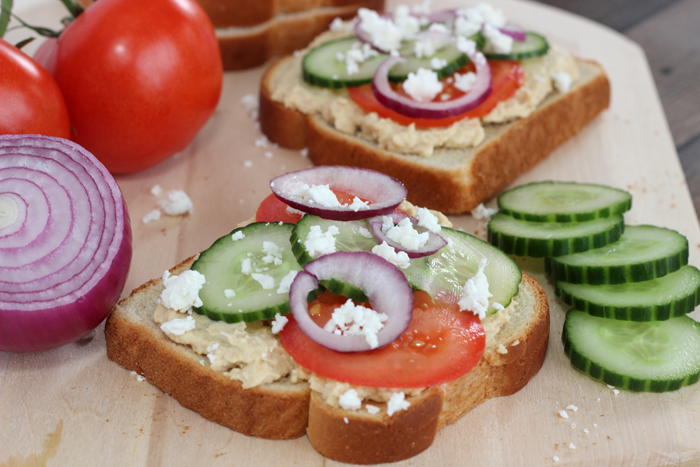 Hummus Toast | RecipeLion.com