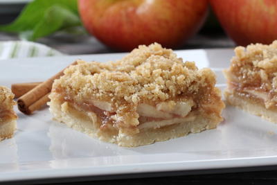 Apple Cobbler Shortbread Squares