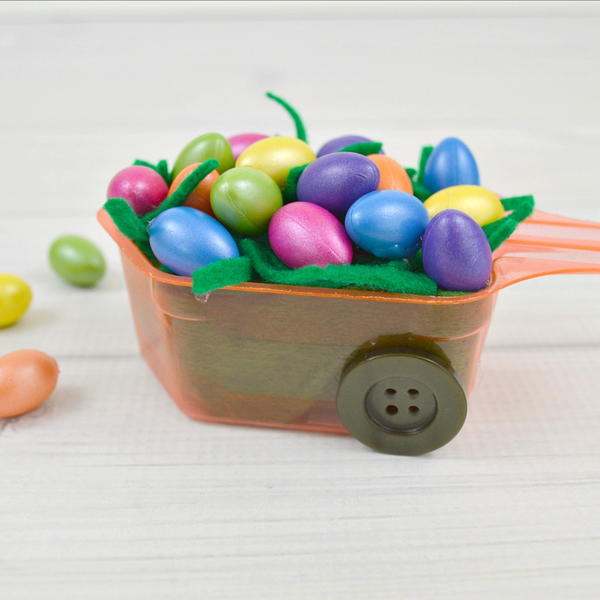 Laundry Scoop Craft for Easter