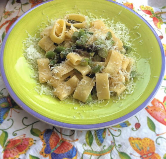 Pasta with Asparagus and Lemon