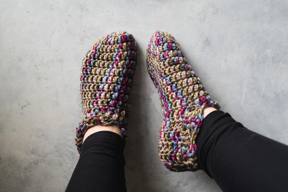 2 Hour Free + Easy Crochet Slippers Pattern » Make & Do Crew