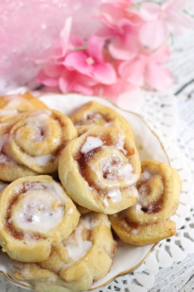 Mini Strawberry Breakfast Rolls