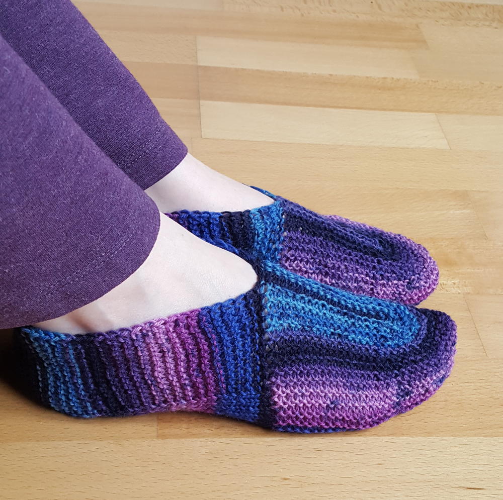 u-turn-knit-slippers-allfreeknitting