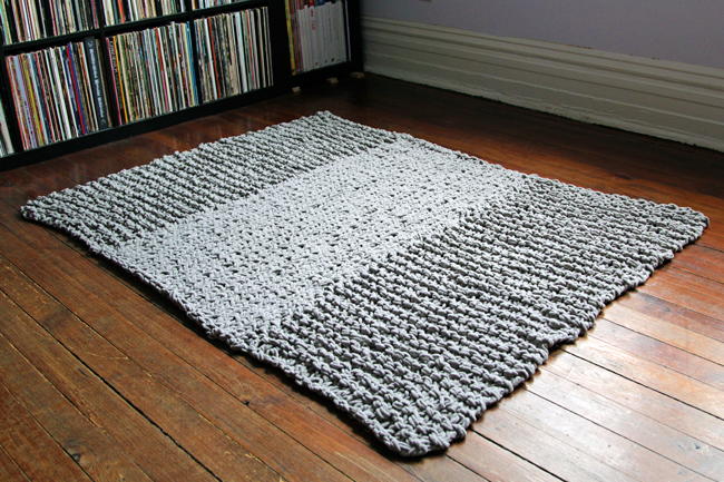 Bulky Knit Rug | AllFreeKnitting.com