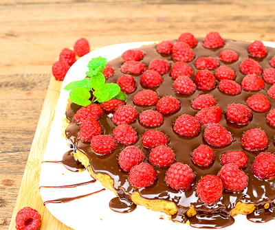 Chocolate Pie with Raspberry Coulis
