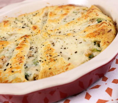 Chicken Alfredo Crescent Casserole