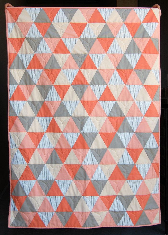 mod-triangle-baby-quilt-tutorial-favequilts