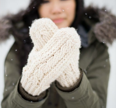 Classic Cold-Weather Crochet Cable Mittens