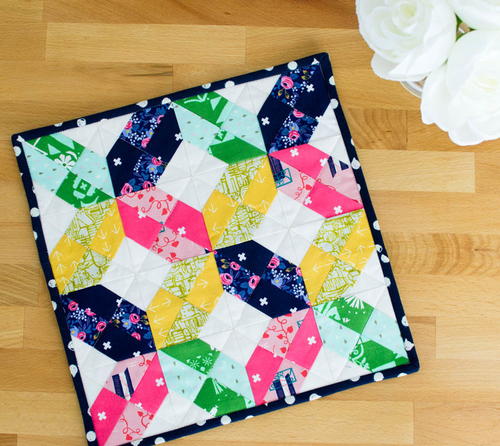 Criss Cross Mini Quilt Pattern