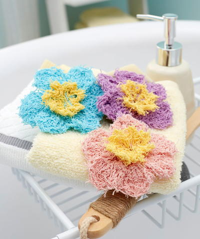 Prettiest Flower Crocheted Scrubbies Pattern