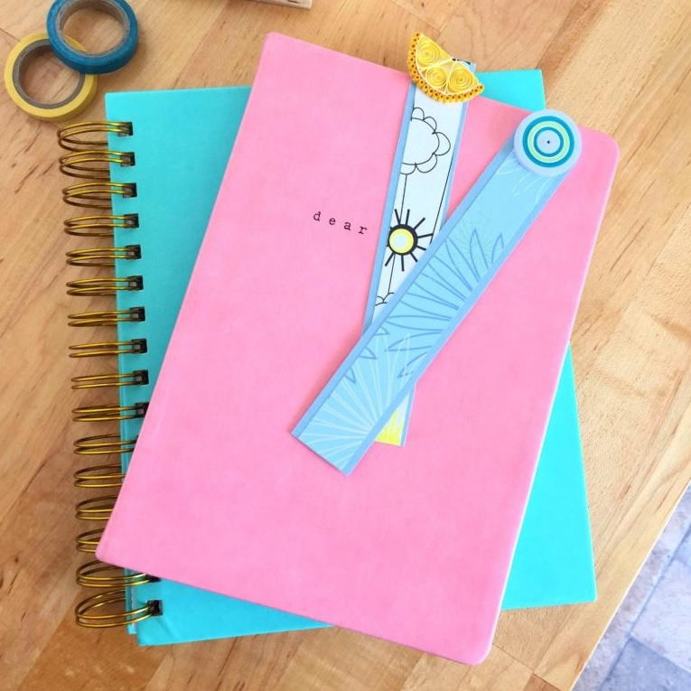 Crafts kids easy valentines valentine yarn bookmark sweet tassels gifts cards diy project cleaners pipe beads window decor Cute Paper Quilling Bookmarks | AllFreePaperCrafts.com