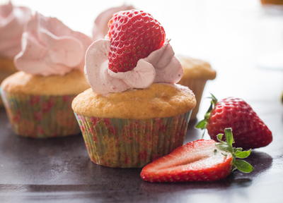 Homemade Strawberries & Cream Cupcakes